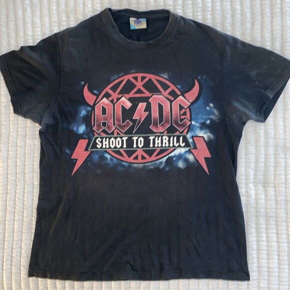 AC/DC Mens 2010 Black Shoot To Thrill Black Ice World Tour Shirt Vintage Small - Picture 1 of 5